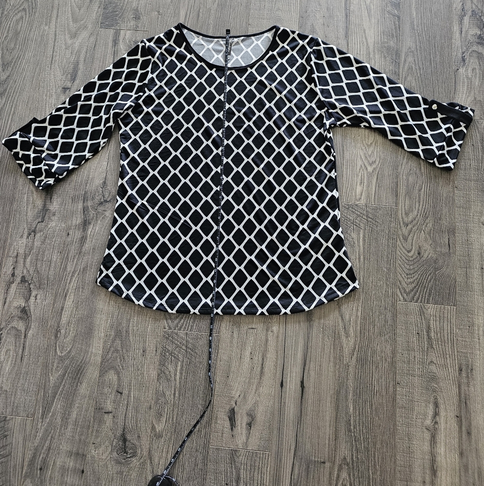 3X Women's Black White Geometric‎ Top 3/4 Sleeve Career Capsule Closet Staple